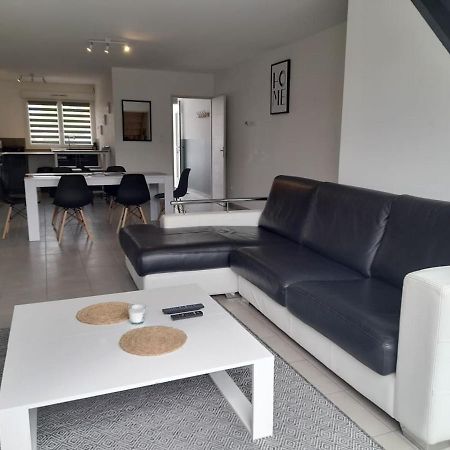 Logement De 100M2 Avec Terrasse Wardrecques Bagian luar foto