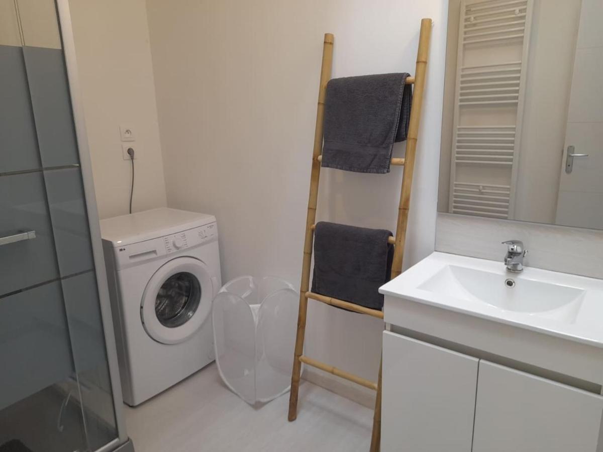 Logement De 100M2 Avec Terrasse Wardrecques Bagian luar foto