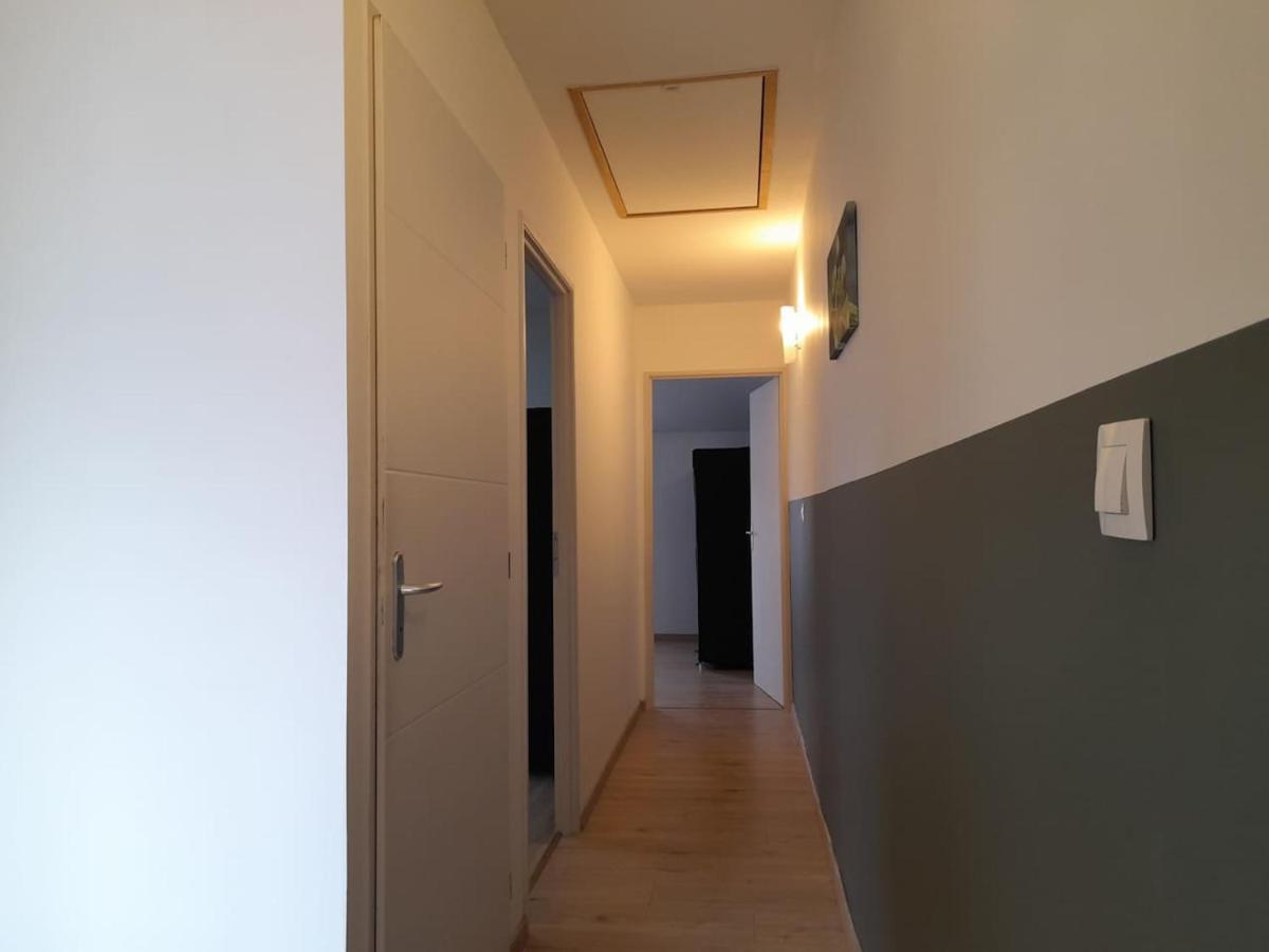 Logement De 100M2 Avec Terrasse Wardrecques Bagian luar foto