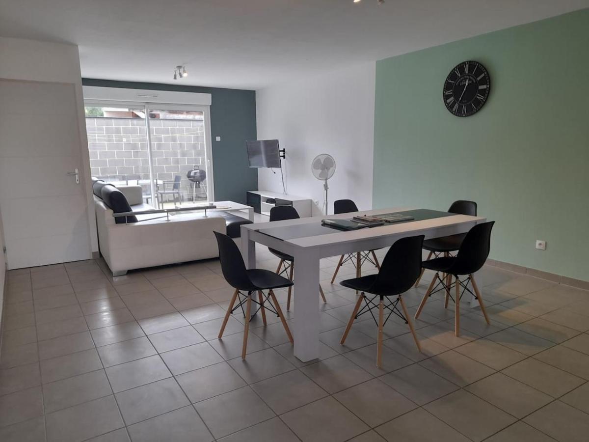 Logement De 100M2 Avec Terrasse Wardrecques Bagian luar foto